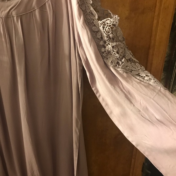 Venus Cold Shoulder Dress - Picture 3 of 4